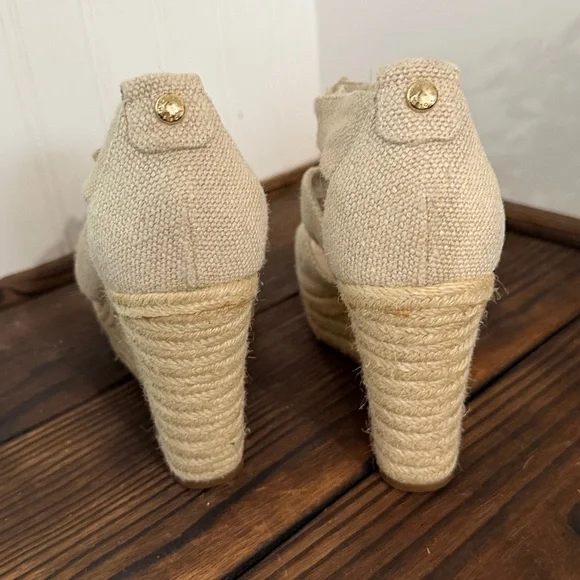 Michael Kors Beige Wedge Espadrille Sandals with Gold Zipper - Picture 3 of 7